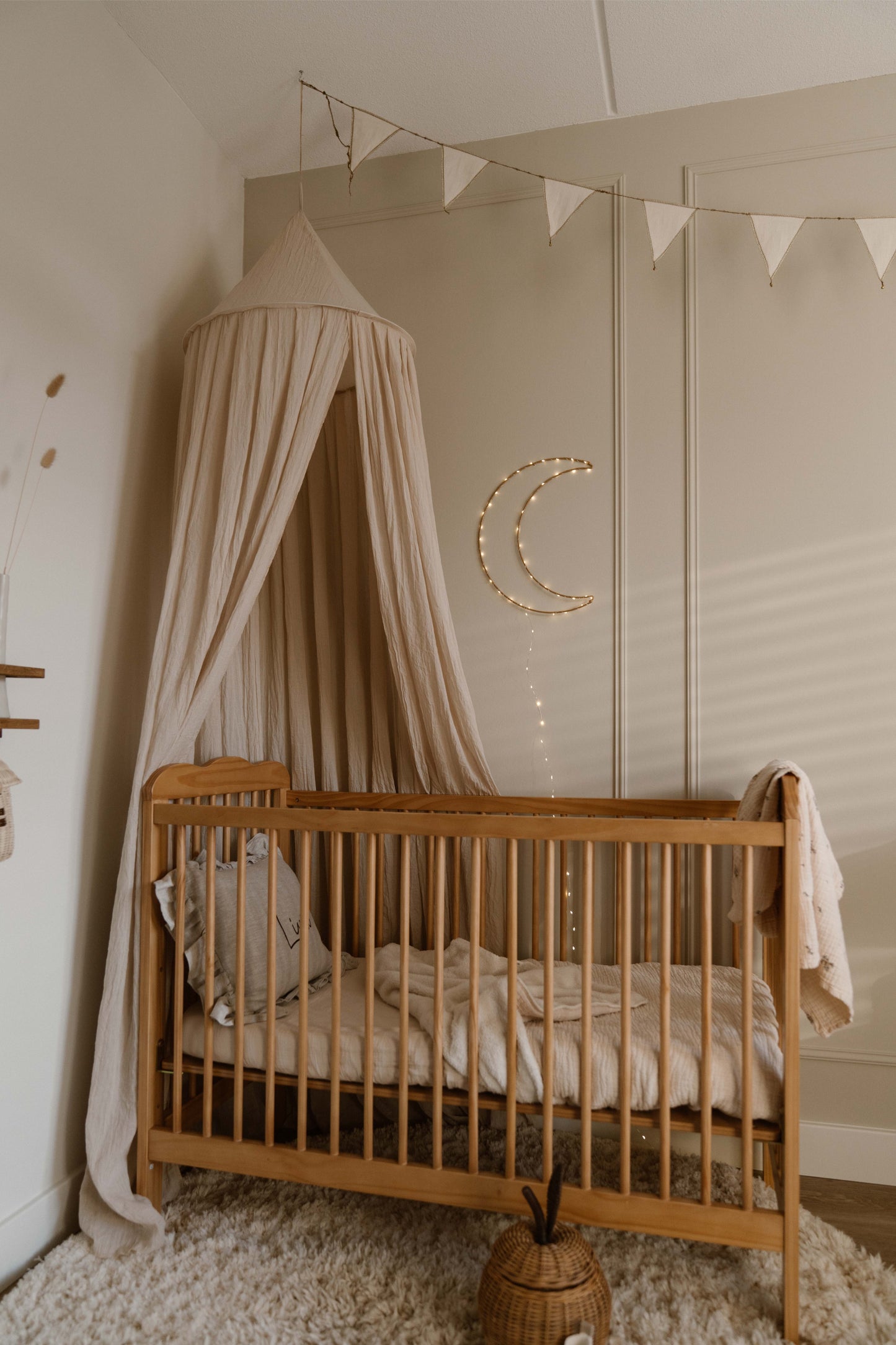 Rose Vintage Cot