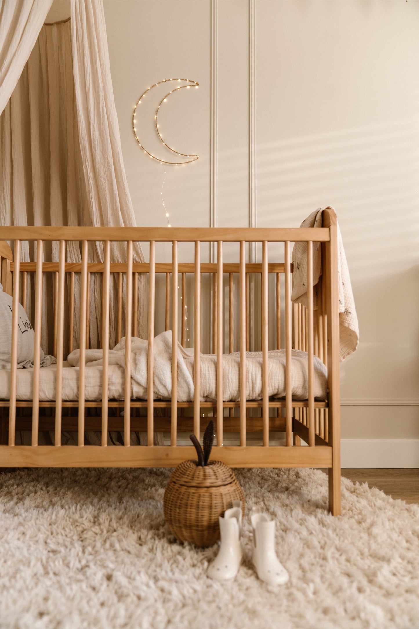 Rose Vintage Cot